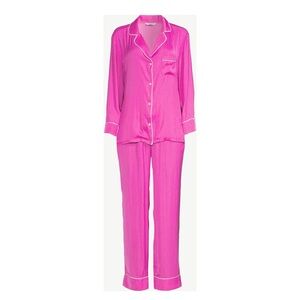 2 piece Sofia Vergara matte pink satin pajama set💕💞